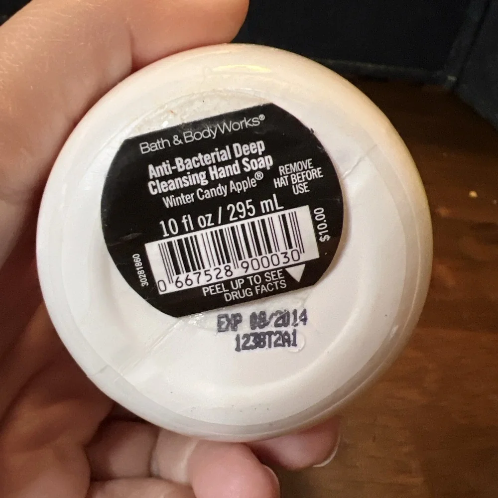 Bath &‎ Body Works Deep Clean Hand Soap SnowBoy Winter Candy Apple *READ Desc